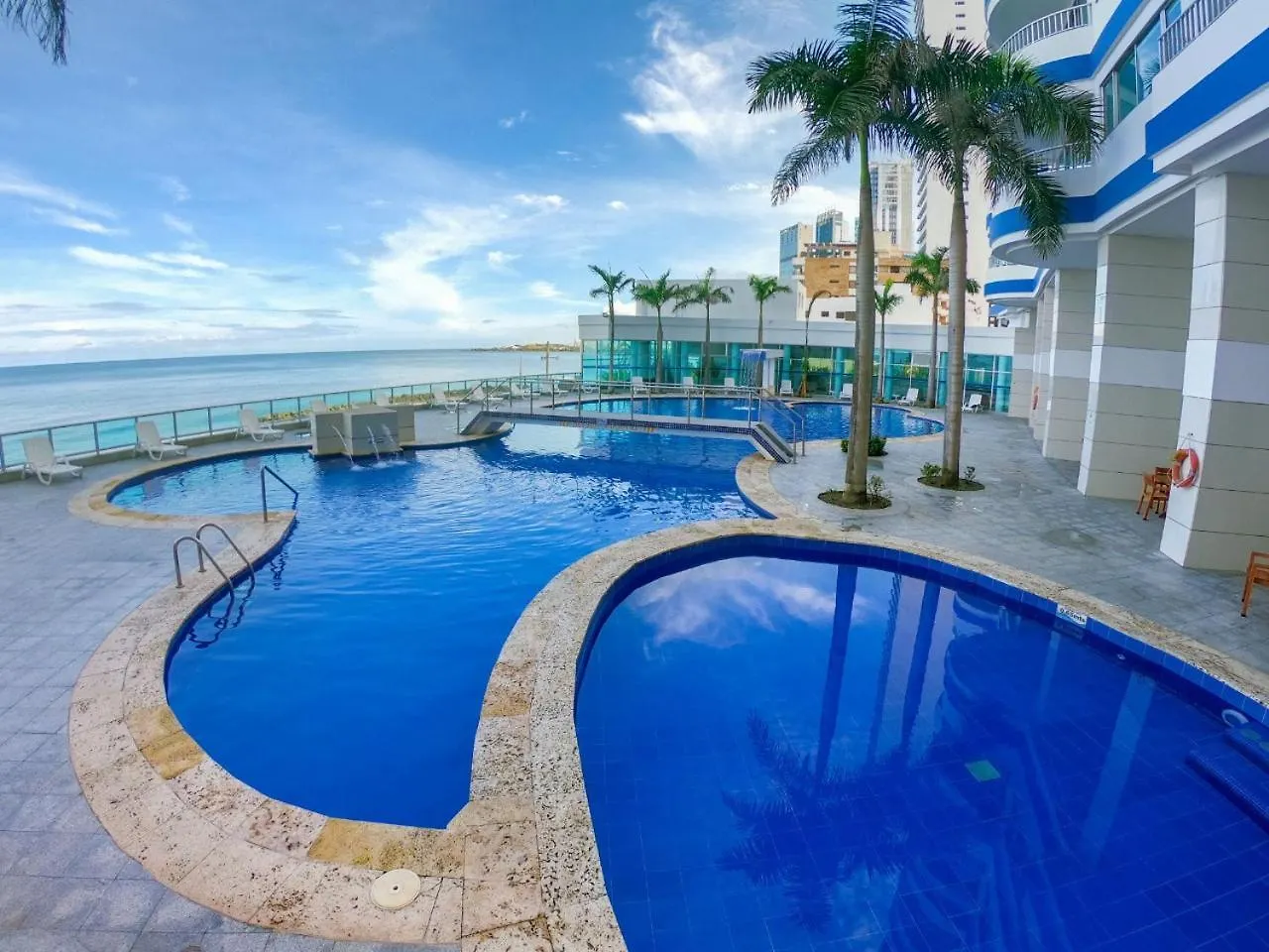 Apartments In Front Of The Beach Cartagena